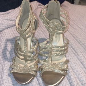 Very cute golden sparkles heels